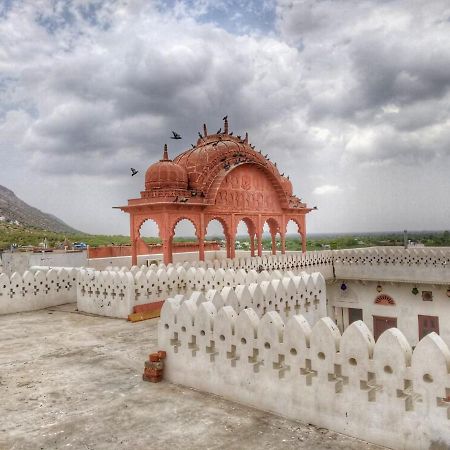Tordi Garh Hotel Malpura  Exterior photo