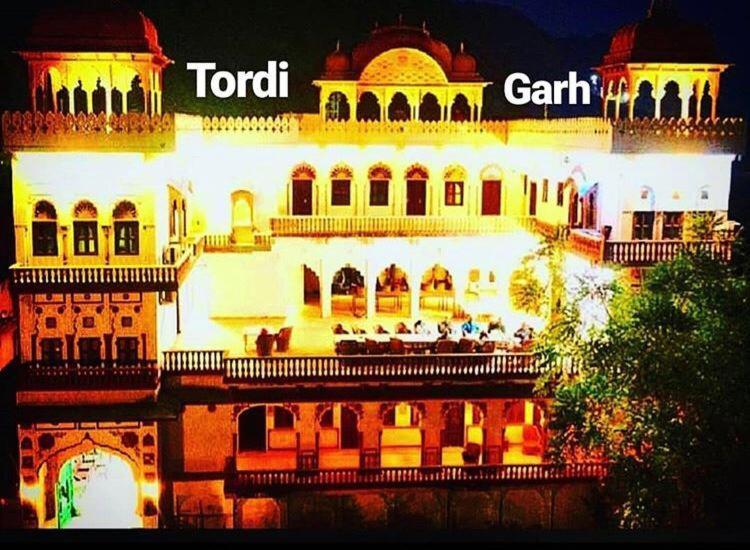Tordi Garh Hotel Malpura  Exterior photo